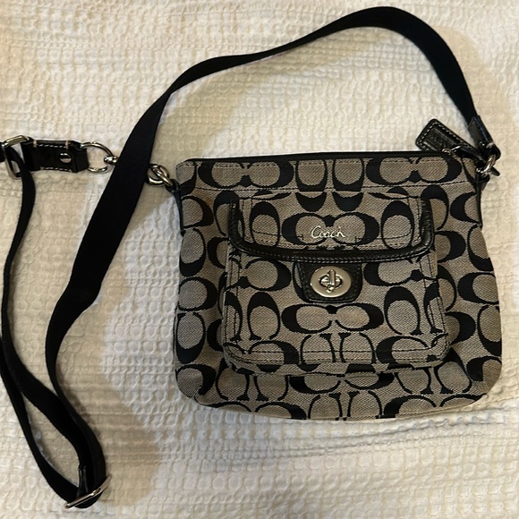 Coach Handbags - Coach crossbody. Vintage